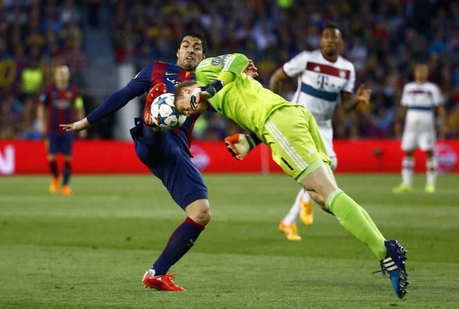 Neuer esce a valanga su Suarez. Reuters